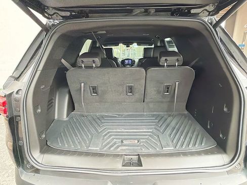Used 2023 Chevrolet Traverse RS FWD image 27