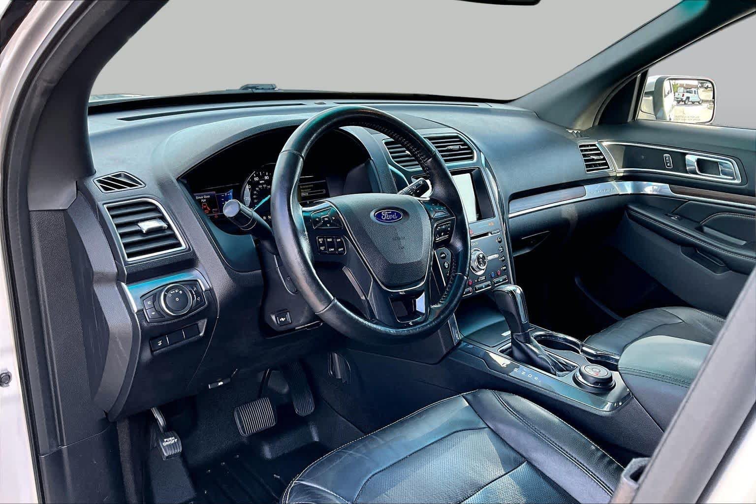 Used 2016 Ford Explorer Limited AWD/4WD image 18