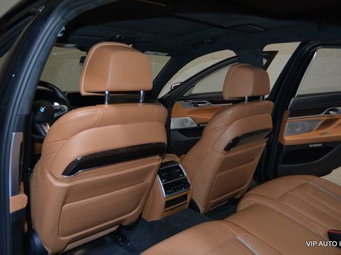 Used 2017 BMW M760i xDrive image 14