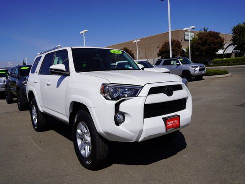 Used 2018 Toyota 4Runner SR5 Premium AWD/4WD image 1