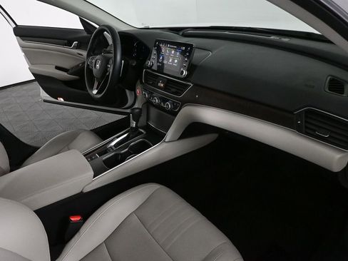 Used 2018 Honda Accord Touring image 22