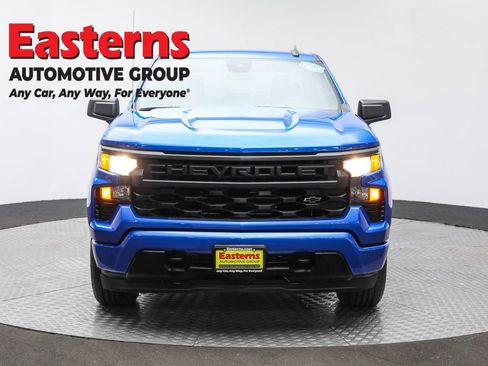 Used 2022 Chevrolet Silverado 1500 Custom image 2