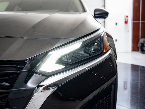 Used 2023 Nissan Altima 2.5 SL image 16