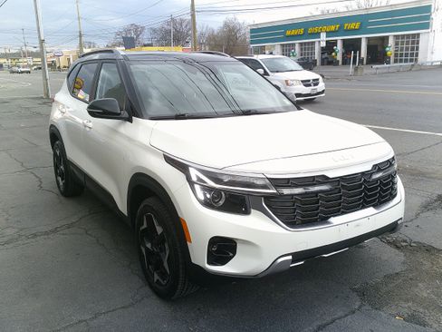 Used 2025 Kia Seltos S image 8