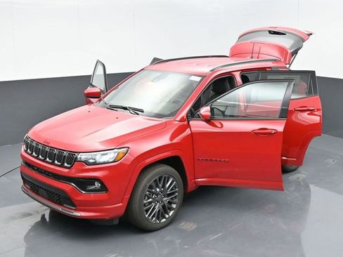 New 2024 Jeep Compass Limited image 45