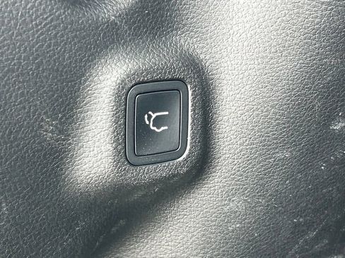 Used 2023 Jeep Compass Latitude w/ Convenience Group AWD/4WD image 49
