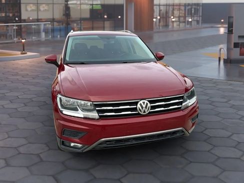 Used 2018 Volkswagen Tiguan SEL FWD image 22