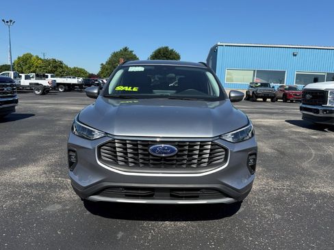 New 2024 Ford Escape SE FWD image 2