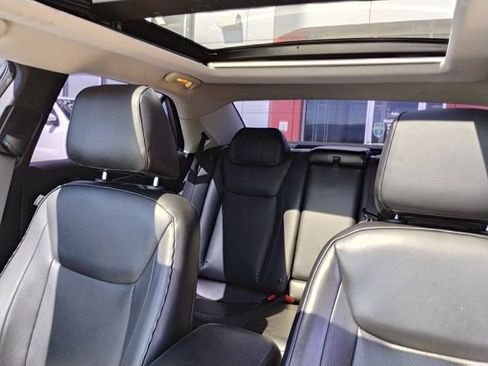 Used 2019 Chrysler 300 Limited w/ Safetytec Plus Group RWD image 18