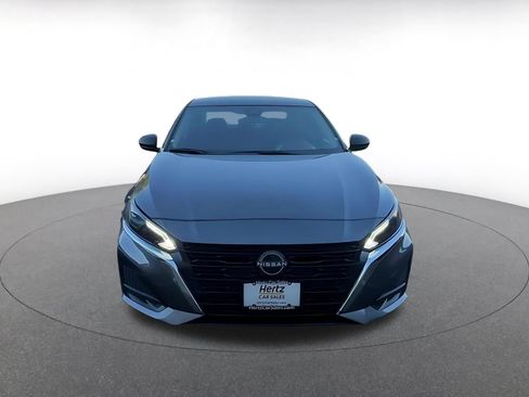 Used 2025 Nissan Altima 2.5 SV FWD image 4