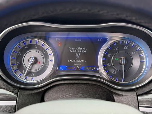 Used 2019 Chrysler 300 Touring w/ Sport Appearance Package RWD image 31
