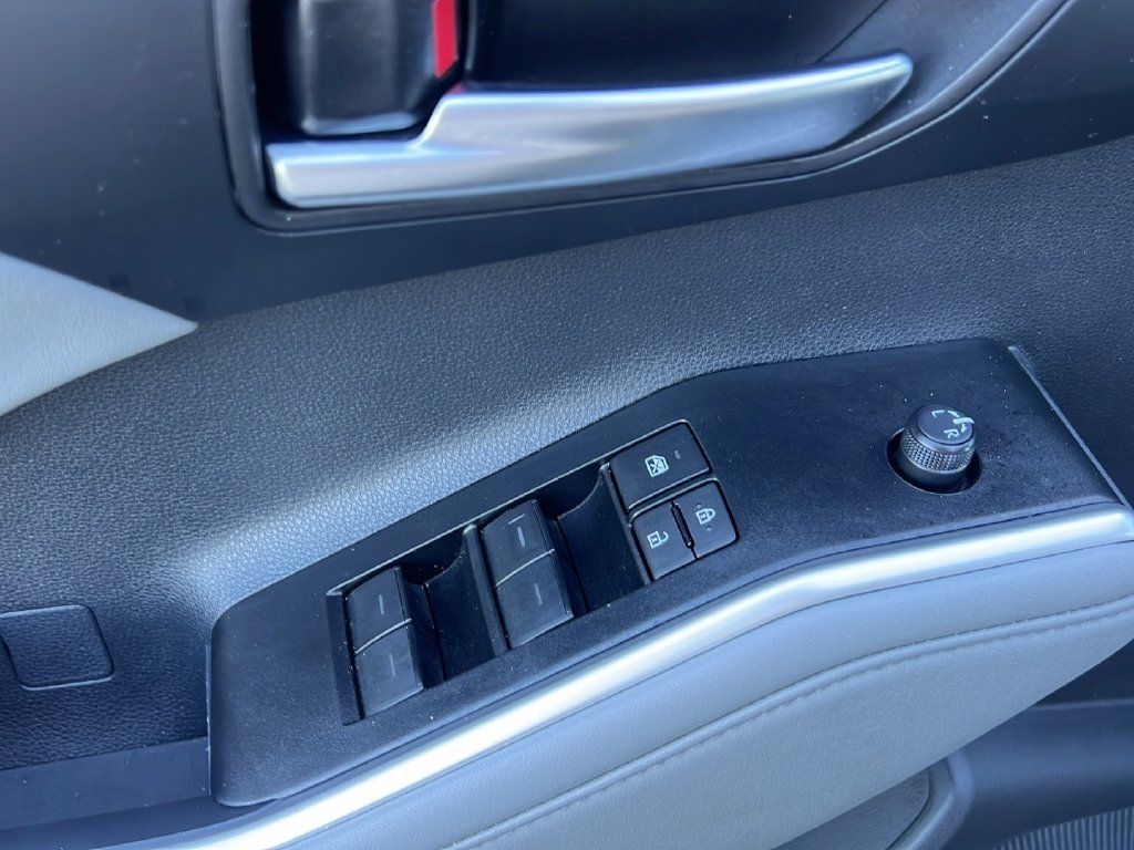 Certified 2026 Toyota Highlander XLE AWD/4WD image 10
