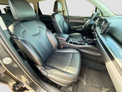 Used 2024 Kia Sorento S FWD image 29