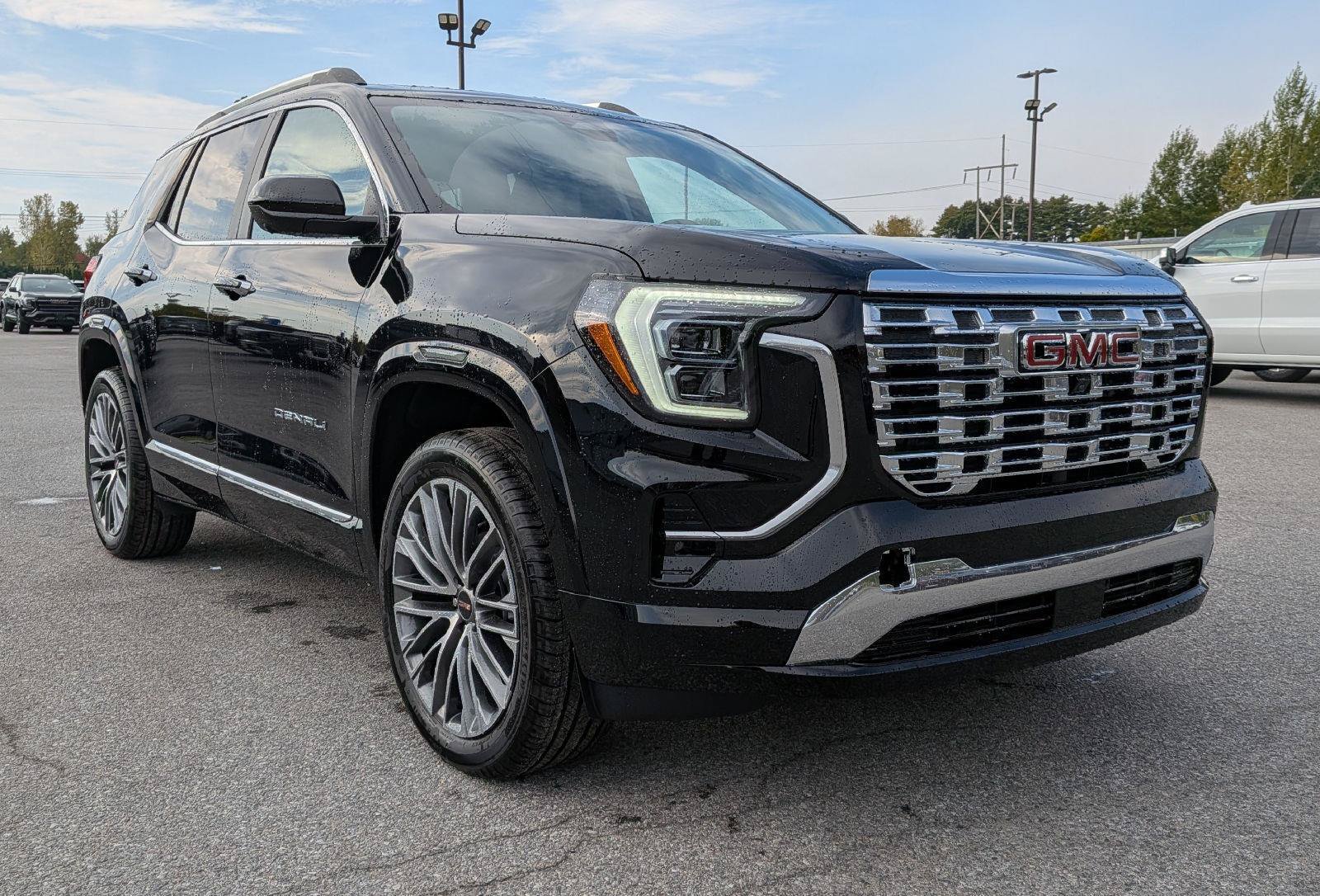 New 2027 GMC Terrain Denali AWD/4WD image 3