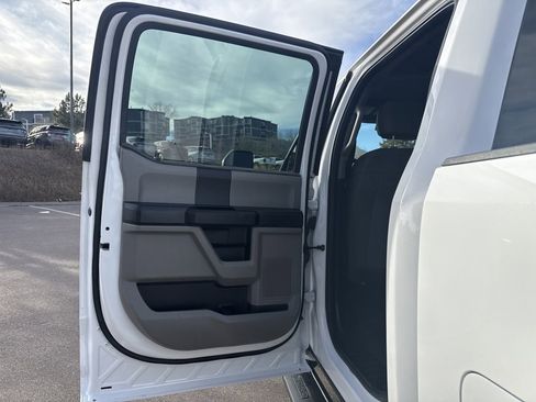 Used 2020 Ford F250 XL w/ Power Equipment Group image 19