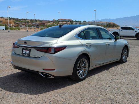 Used 2019 Lexus ES 350 w/ Accessory Package 2 FWD image 3