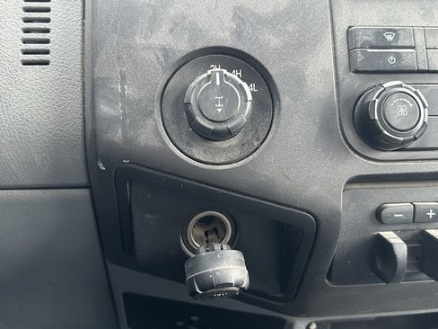 Used 2012 Ford F350 XL w/ Snow Plow Prep Pkg image 24