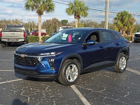 Used 2024 Chevrolet Trax LS w/ LS Convenience Package image 12