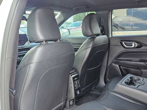 Used 2025 Jeep Compass Latitude w/ Altitude Special Edition AWD/4WD image 16