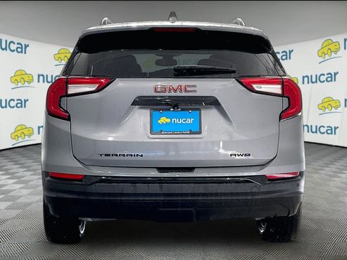 Used 2024 GMC Terrain SLT w/ Elevation Edition image 5