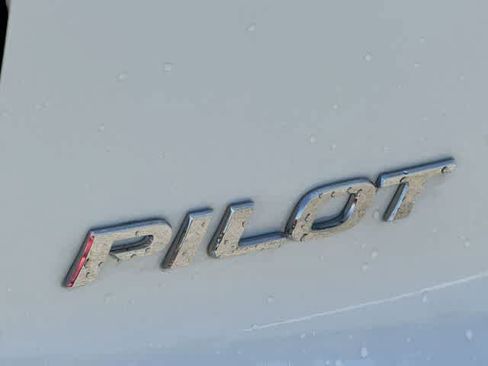 Used 2019 Honda Pilot Touring image 19