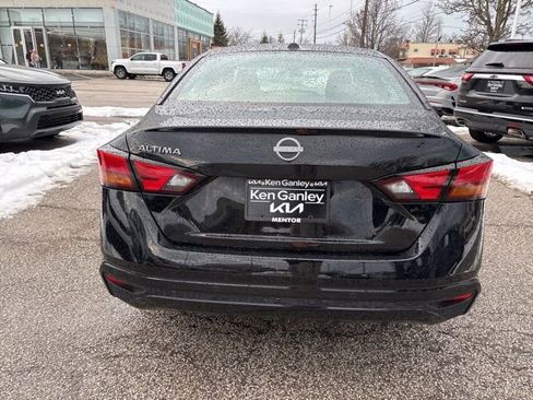 Used 2025 Nissan Altima 2.5 SV image 6