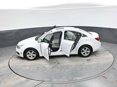 Used 2016 Chevrolet Cruze LT w/ Sun And Sound Package image 40
