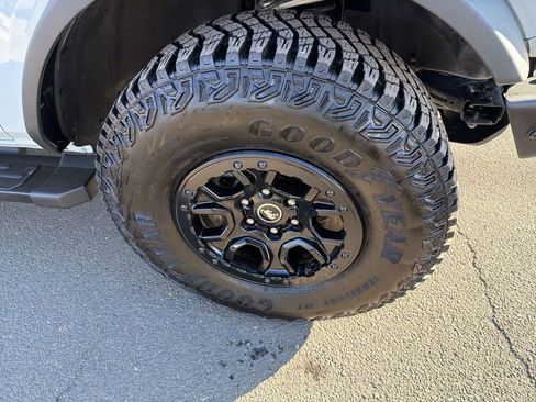 Used 2024 Ford Bronco Wildtrak image 10