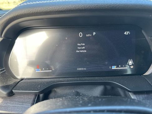 Used 2023 Jeep Grand Cherokee L Limited w/ Luxury Tech Group II image 30