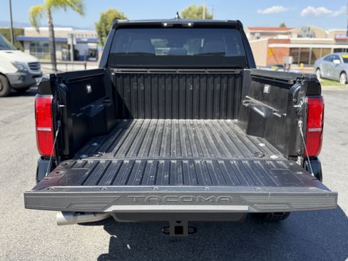 Used 2025 Toyota Tacoma 2WD Double Cab image 8