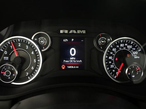 Used 2024 RAM 2500 Big Horn w/ Bed Utility Group image 11