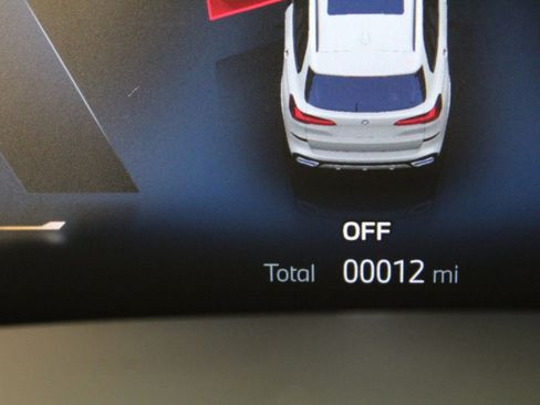 New 2026 BMW X5 sDrive40i image 18