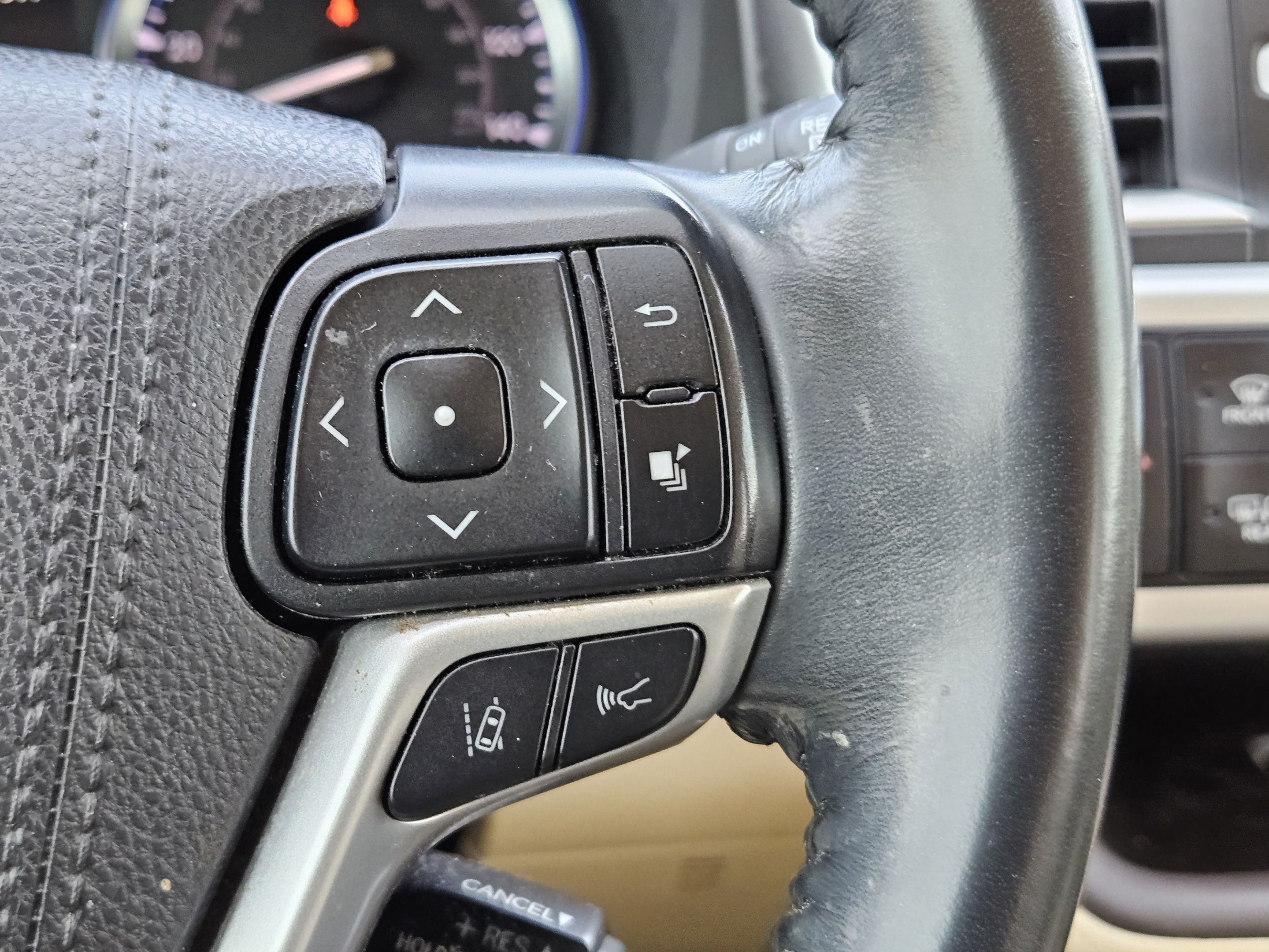 Used 2019 Toyota Highlander XLE FWD image 20