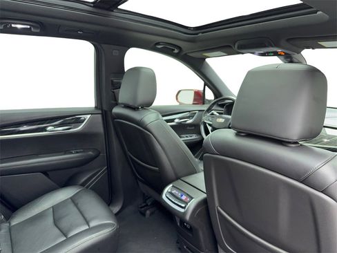 Used 2020 Cadillac XT6 Premium Luxury image 50