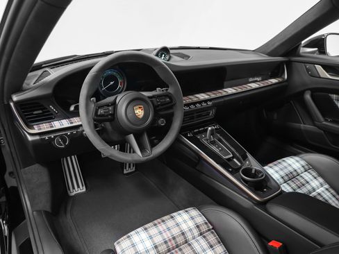 Certified 2025 Porsche 911 Turbo S AWD/4WD image 4
