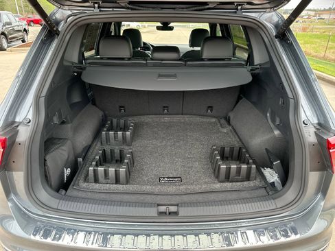 Used 2024 Volkswagen Tiguan SEL R-Line image 21
