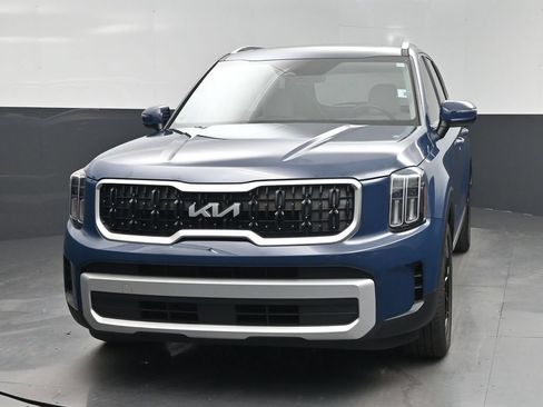 Certified 2024 Kia Telluride EX w/ EX Captain's Chair Package FWD image 6