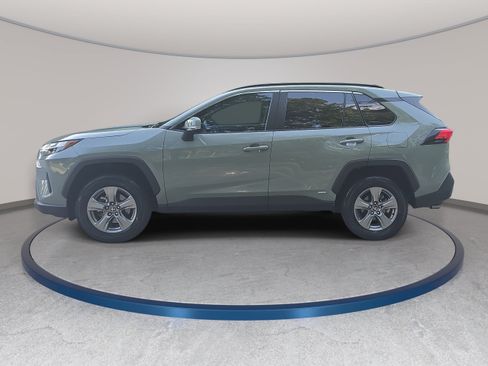 Used 2023 Toyota RAV4 XLE AWD/4WD image 8
