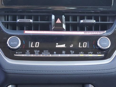 Certified 2024 Toyota Corolla Cross XLE w/ Convenience Package image 27