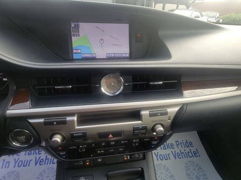 Used 2014 Lexus ES 350 w/ Luxury Package FWD image 15
