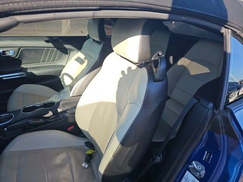 Used 2017 Ford Mustang Premium image 7