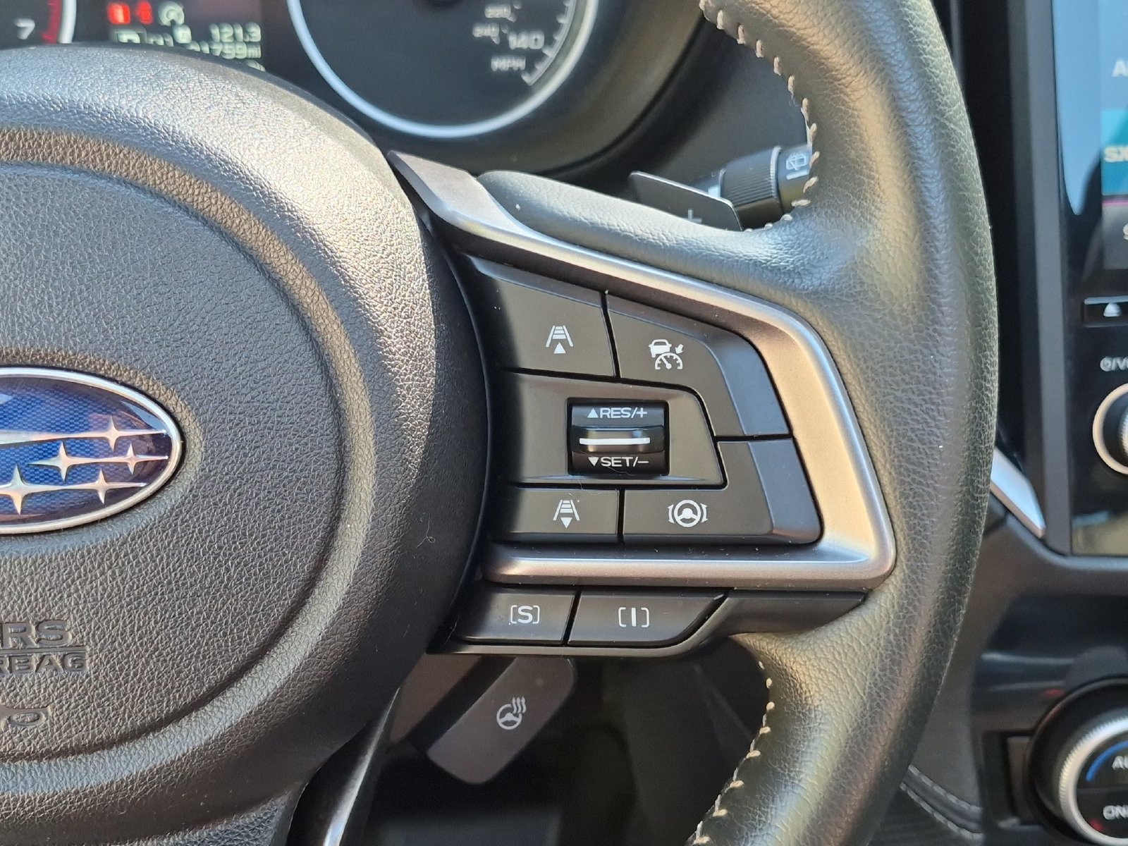Used 2023 Subaru Forester Limited AWD/4WD image 17