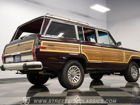 Used 1989 Jeep Grand Wagoneer image 27
