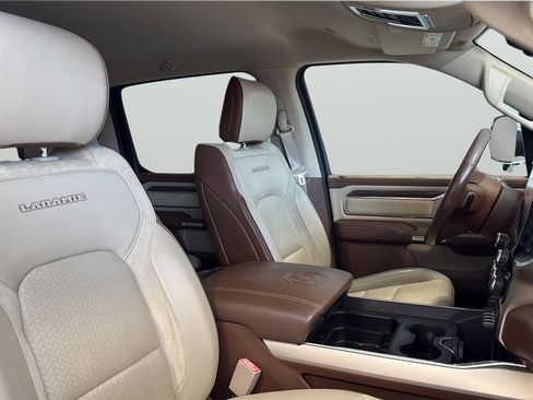 Used 2019 RAM 1500 Laramie AWD/4WD image 16