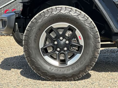 Used 2019 Jeep Wrangler Unlimited Rubicon AWD/4WD image 37