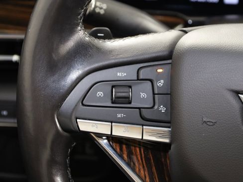 Used 2022 Cadillac Escalade ESV Premium Luxury image 44