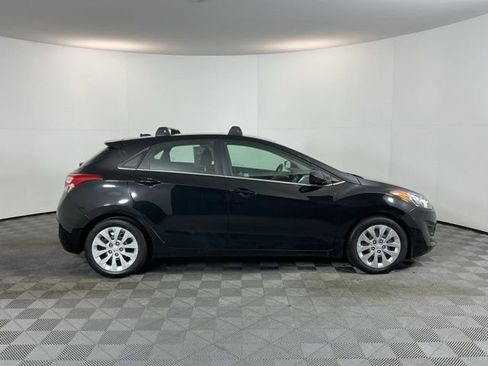 Used 2016 Hyundai Elantra GT FWD image 4