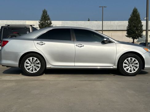 Used 2012 Toyota Camry LE image 9