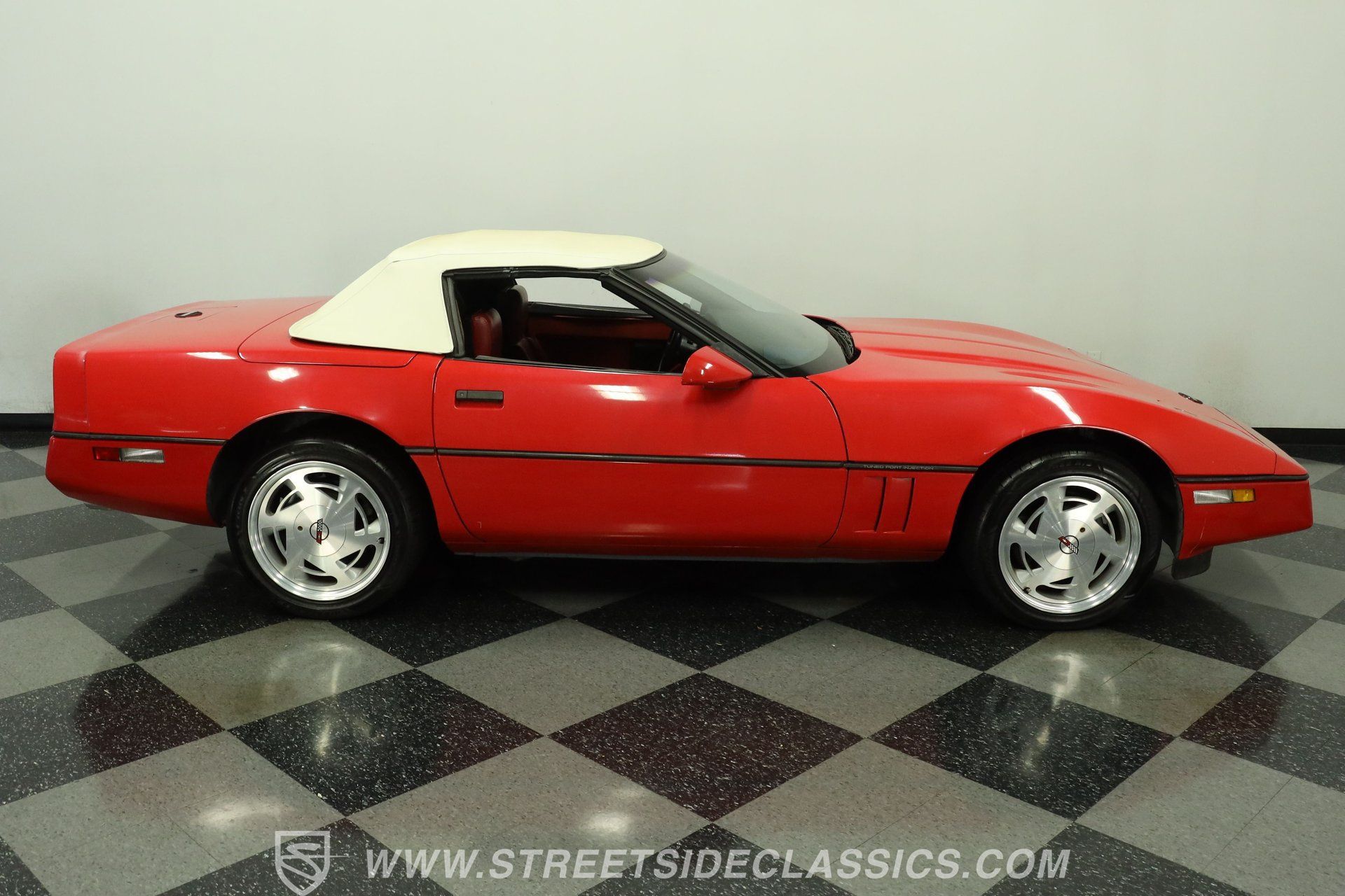 Used 1988 Chevrolet Corvette Convertible RWD image 13