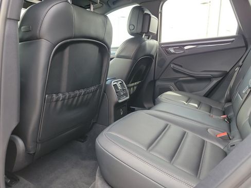 Certified 2023 Porsche Macan S AWD/4WD image 20